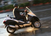 Piaggio MP3 Hybrid